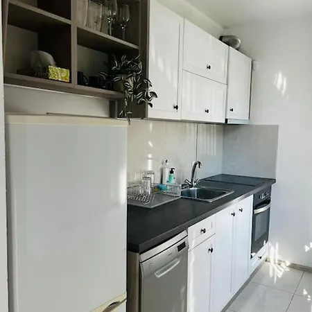 Classic Modern With Parking Place *