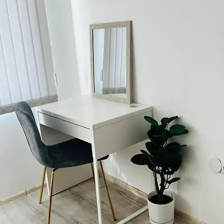 Apartment Classic Modern With Parking Place